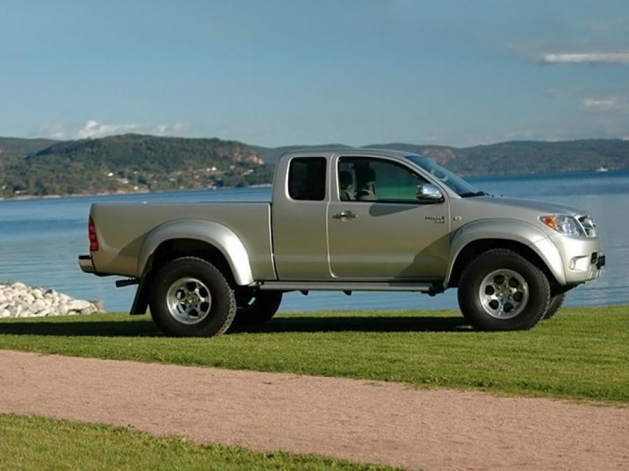  Arctic Trucks Toyota Hilux Xtra Cab AT35 2005 года  (фото 2 из 2)